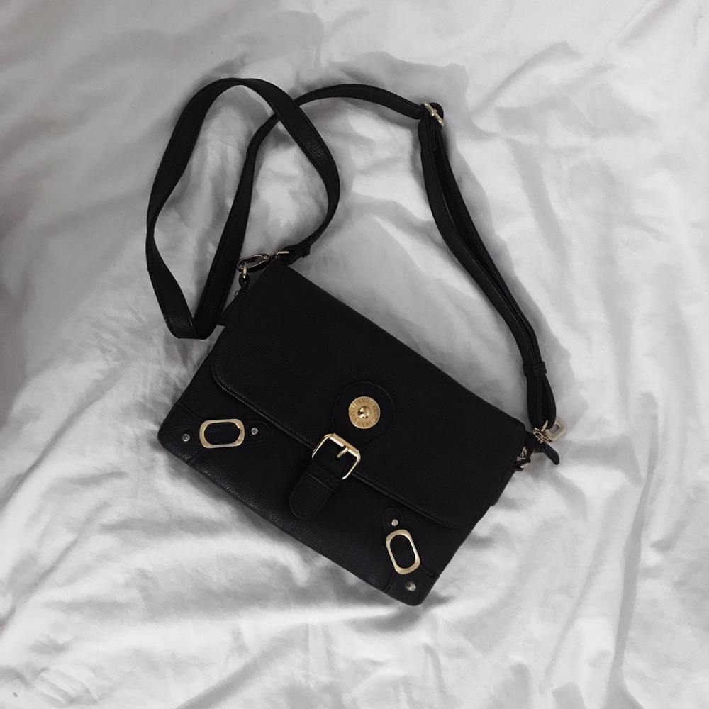 CROSSBODY x BLACK BAG